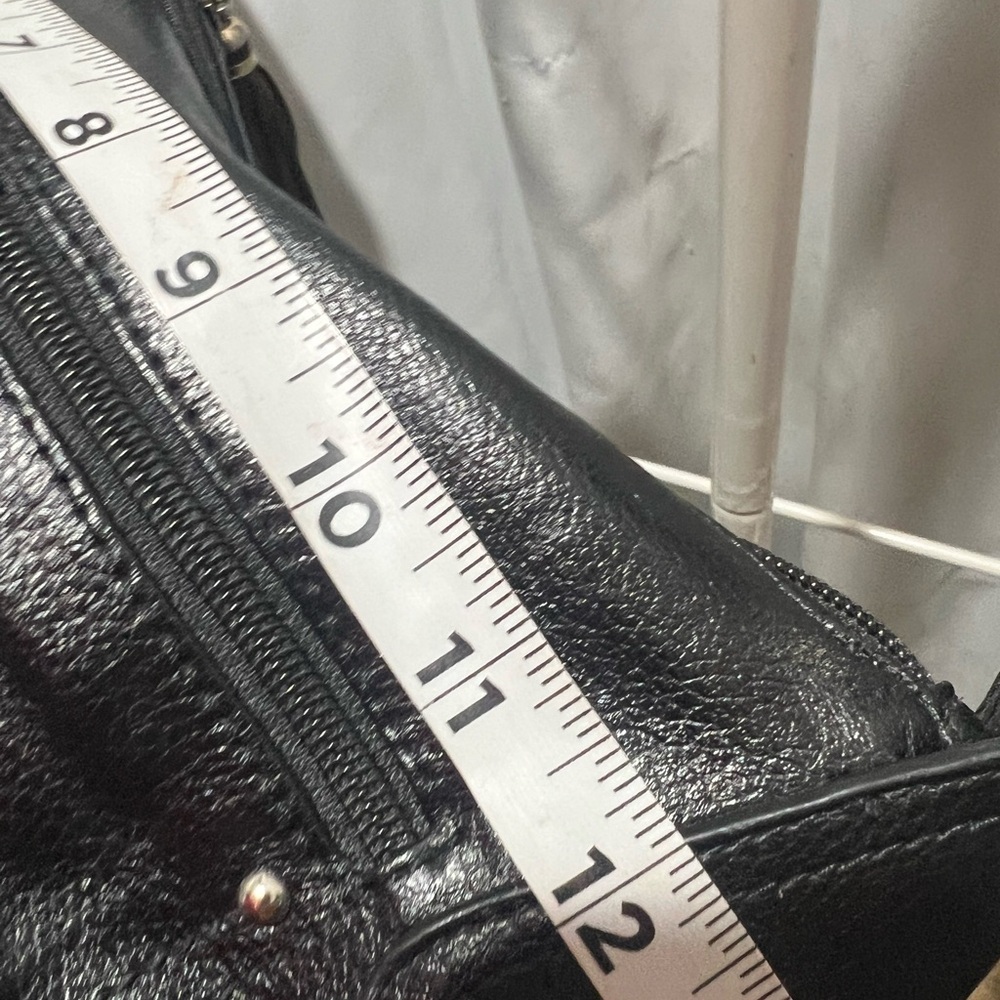 Stone & Co. Black Leather Shoulder Bag with Signature Design - Picture 11 of 13